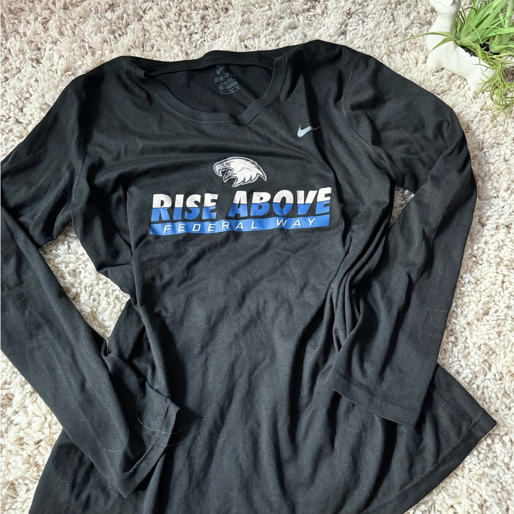 Nike rise above federal Way athletic dri fit long sleeve sports shirt. S…